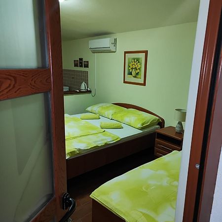 Apartmani Am Krk Town Exterior photo