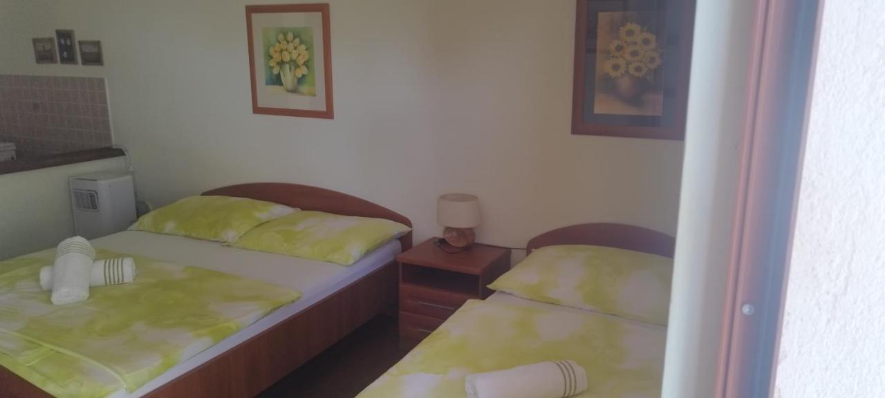 Apartmani Am Krk Town Exterior photo